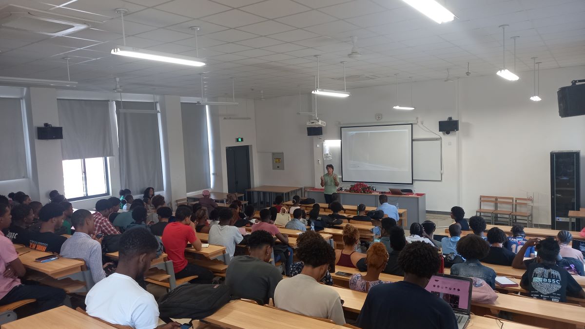 Fotografia em Tempo de Guerra: Aula Aberta com Rui Caria